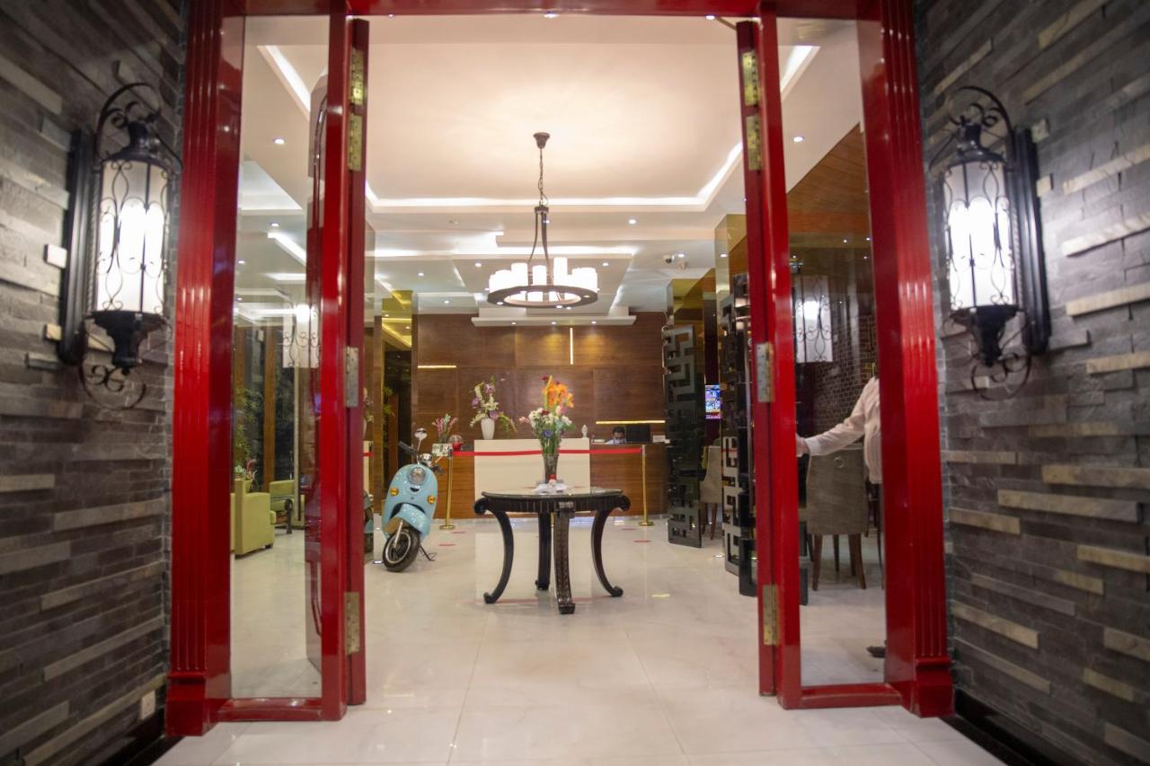 Lahore Continental Hotel Buitenkant foto