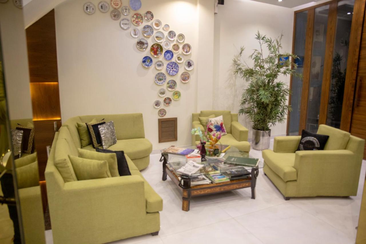 Lahore Continental Hotel Buitenkant foto