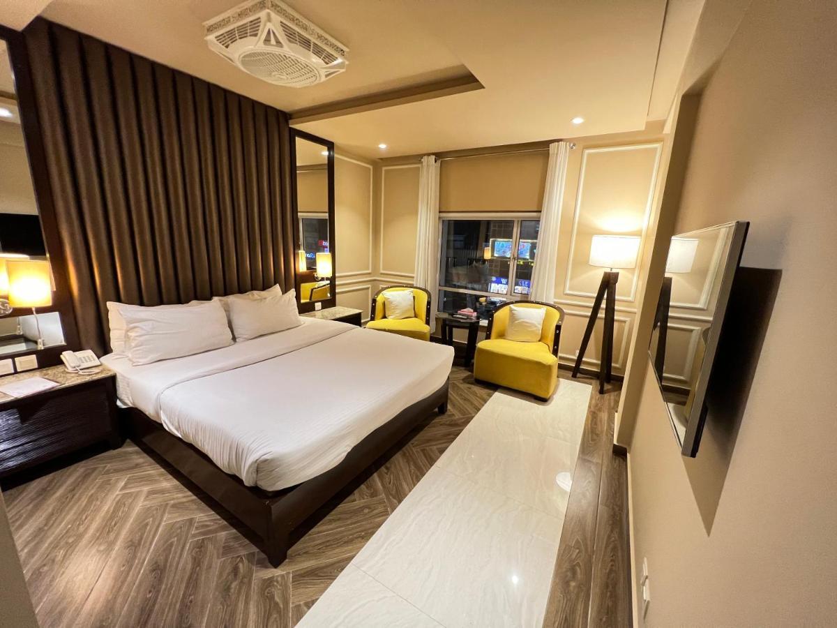Lahore Continental Hotel Buitenkant foto